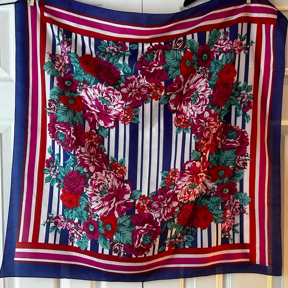 VINTAGE Glentex scarf. Gorgeous striped and floral pattern.